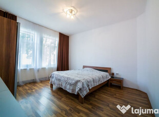 Apartament spatios 4 camere - ideal pentru locuit/afacere...