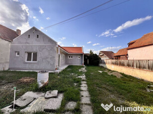 Casa 5 camere 2 garaje situata in Fagaras strada Titu Pertia