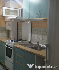 Garsoniera str rahovei in bloc de apartamente la parter