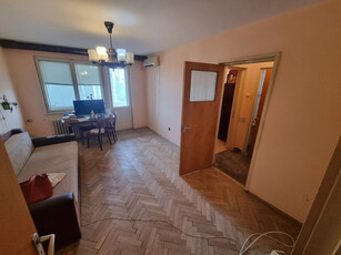 Piata Brotacei-apartament 2 camere decomandat -circular l...