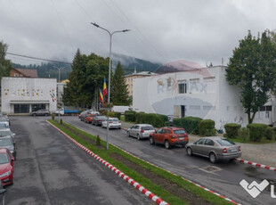 Vânzare clădire comercială in Municipiul Săcele, jude...