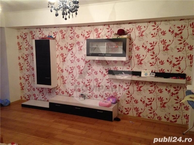 Vand apartament 3 camere UMT