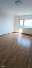 Apartament 4 camere, in vila - curte proprie.