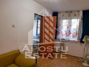 Apartament 2 camere, etaj 1/4, zona Sagului