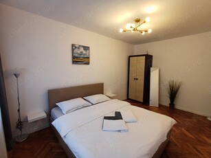 Inchiriez pe termen scurt, apartament 2 camere, parter, Zona Medicina