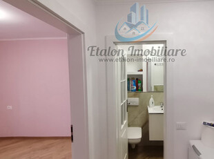 Apartament 3 camere, semidecomandat, etaj 1, Lux