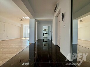 Apartament 4 camere | Balcon 23mp | Zona Magheru