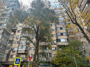 Apartament 4 camere de vanzare MILITARI - Bucuresti