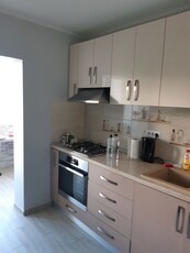 Apartament cu 2 camere, renovat - zona Micro 14, magazin General