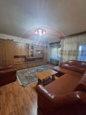 Apartament cu 3 camere de închiriat în zona 1 Mai