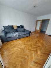 Apartament spatios cu 3 camere decomandate, zona Piata Marasti