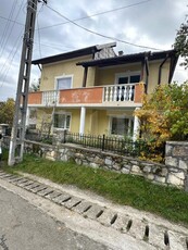 Casa individuala cu curte individuala, garaj si gradina zona Baciu