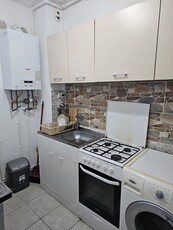 Închiriez apartament