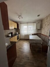 Inchiriez apartament 3 camere,etaj 8 terezian