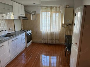 Inchiriez apartament cu 2 camere