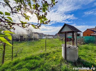 Teren extins de 1600 mp cu casa traditionala in Ilieni, Centru