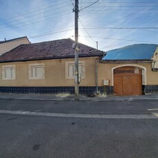 Vând casă în comuna Sadu județ Sibiu.