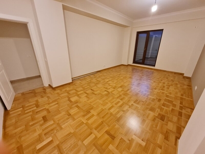 Apartament 3 camere Baneasa Aerogari vanzare ap 3 cam adiacent Trifesti ap