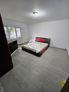 Apartament 3 camere - zona Micro 16 - Parter