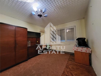 Apartament cu 3 camere, centrala proprie, zona Dacia