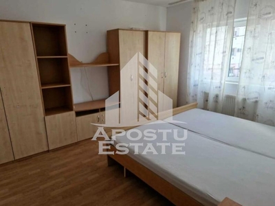Apartament cu 3 camere ,decomandat, in Vladimirescu