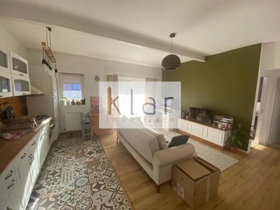 Apartament modern cu 3 camere si boxa! Zona centrala!