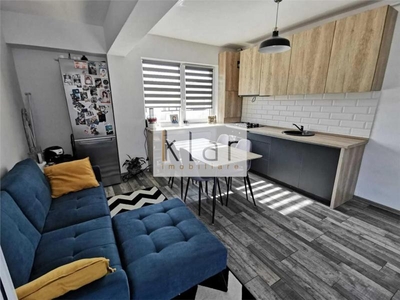 Apartament modern cu 3 camere si parcare! Zona centrala!