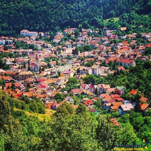 Casa restructurabila, pe 600 mp teren, sub aripa padurii, pozitie panoramica, Schei, Brasov