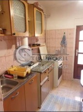 Apartament 2 camere - Zona Nicolina - 350 Euro