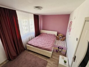 Apartament cu 2 camere, zona Podu Ros