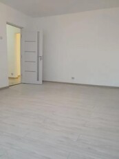 Apartament de 2 camere decomandat, zona Tatarasi