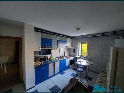 Apartament 2 camere decomandat, etaj intermediar, Tatarasi 75.000 Euro. de vanzare