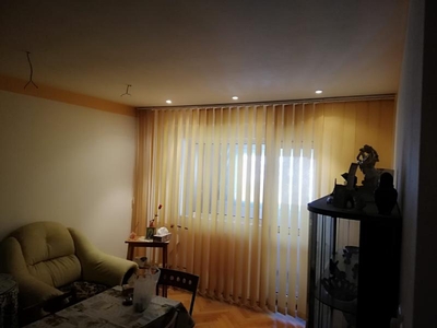 Apartament cu 2 camere, decomandat, zona Zimbru