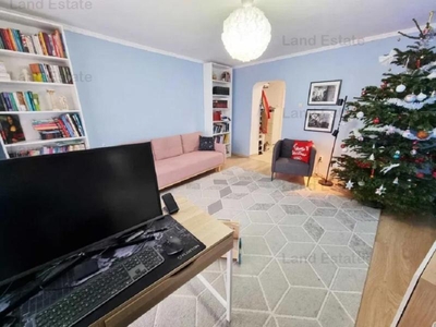 Apartament cu 3 camere Bulevarul Unirii - Vedere Mixta