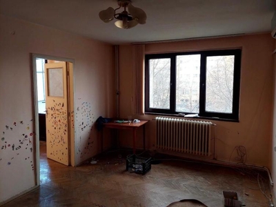 Apartament cu 3 camere, zona Tudor Vladimirescu