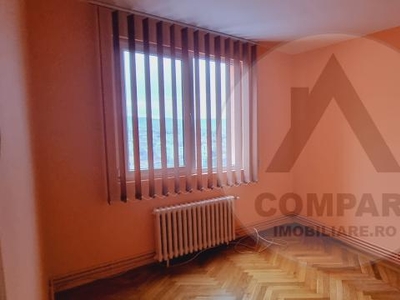 Vand sau schimb apartament 4 camere in Targu Mures Dambu