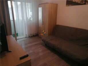 Apartament 1 camera cu balcon etaj 4 zona Sagului