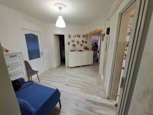 Apartament 3 camere decomandat-Metalurgie-etaj intermediar