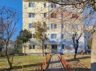 Apartament cu 2 camere Central in Campina în zona Milcov