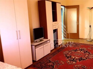 Apartament cu 3 camere decomandat in zona Lipovei