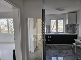 Apartament cu 4 camere, centrala proprie, zona Cetatii