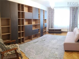 Apartament spatios de 3 camere in zona centrala