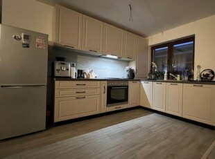 Apartament cu 3 camere, etaj 2 de vanzare, zona Simion Barnutiu