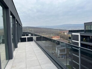 Penthouse de vanzare cu 3 camere , 65.48 mp in Sopor