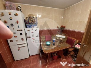 Vand apartament 2 camere Gheorghe Doja