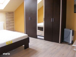 Vand apartament cu 2 camere, decomandat, centru!