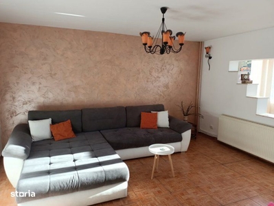 Apartament de vanzare la casa 86 mpu Sibiu Central pod curte garaj