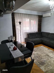 Apartament 3 camere, 2 băi, etaj 1, central.