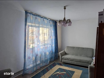 Vand apartament 2 camere Zorilor.