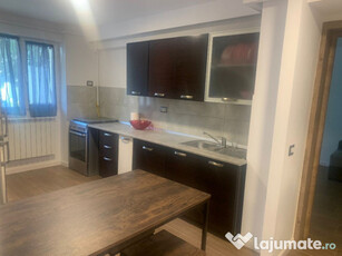 Apartament 3 camere partial mobilat, zona Republicii, Carai